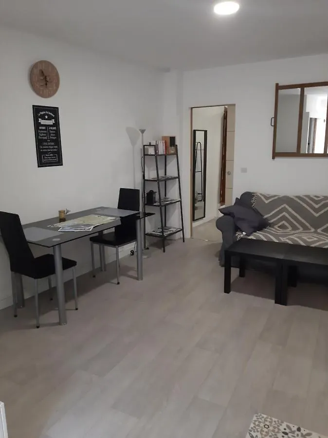 Apartment Le Logis Des Templiers Appartement Climatise Regusse France