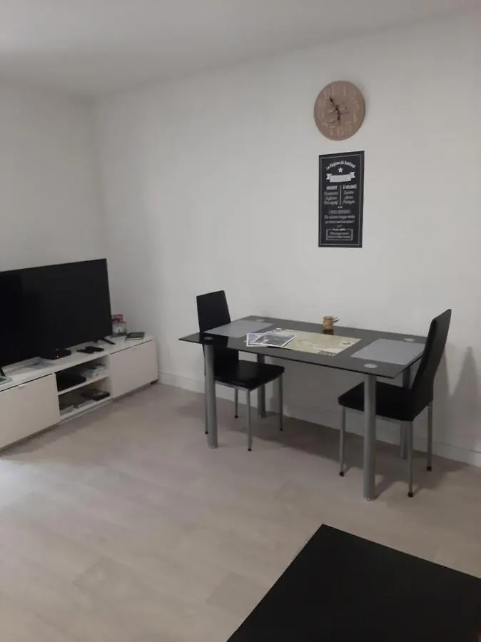 Le Logis Des Templiers Appartement Climatise Regusse 0*,